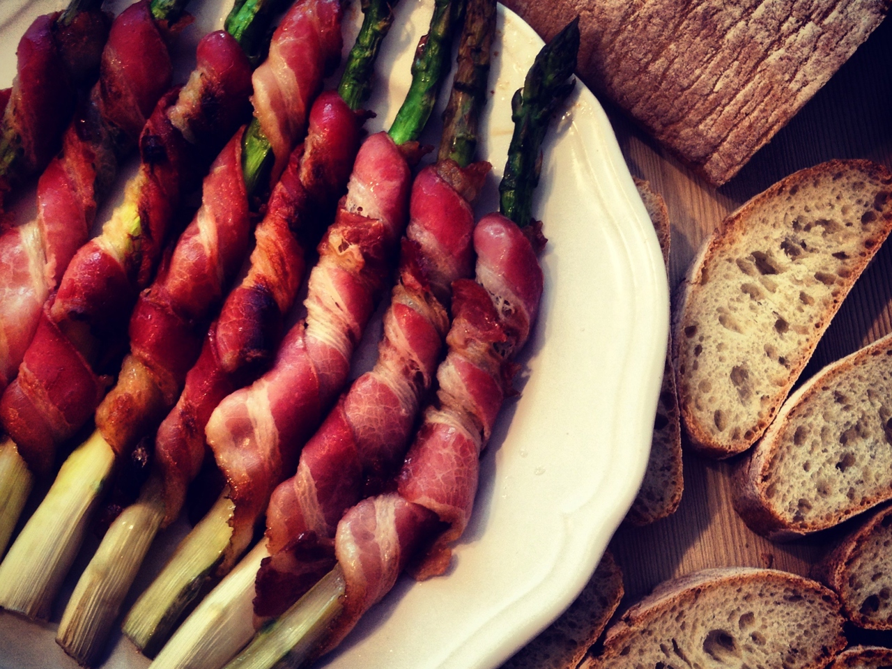 Asparagus Wrapped in Bacon