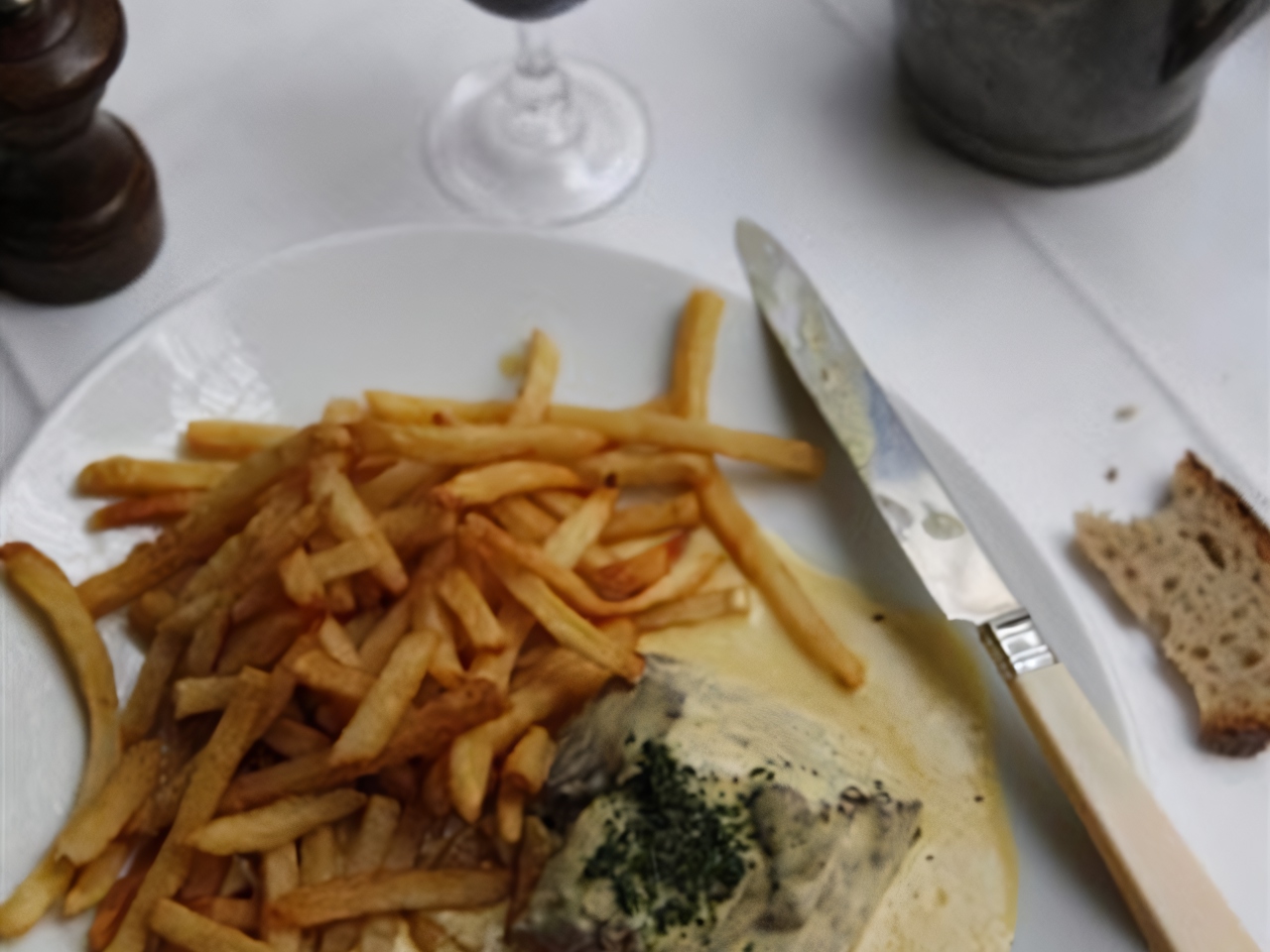 Steak with Mustard Sauce and Creamy Potatoes