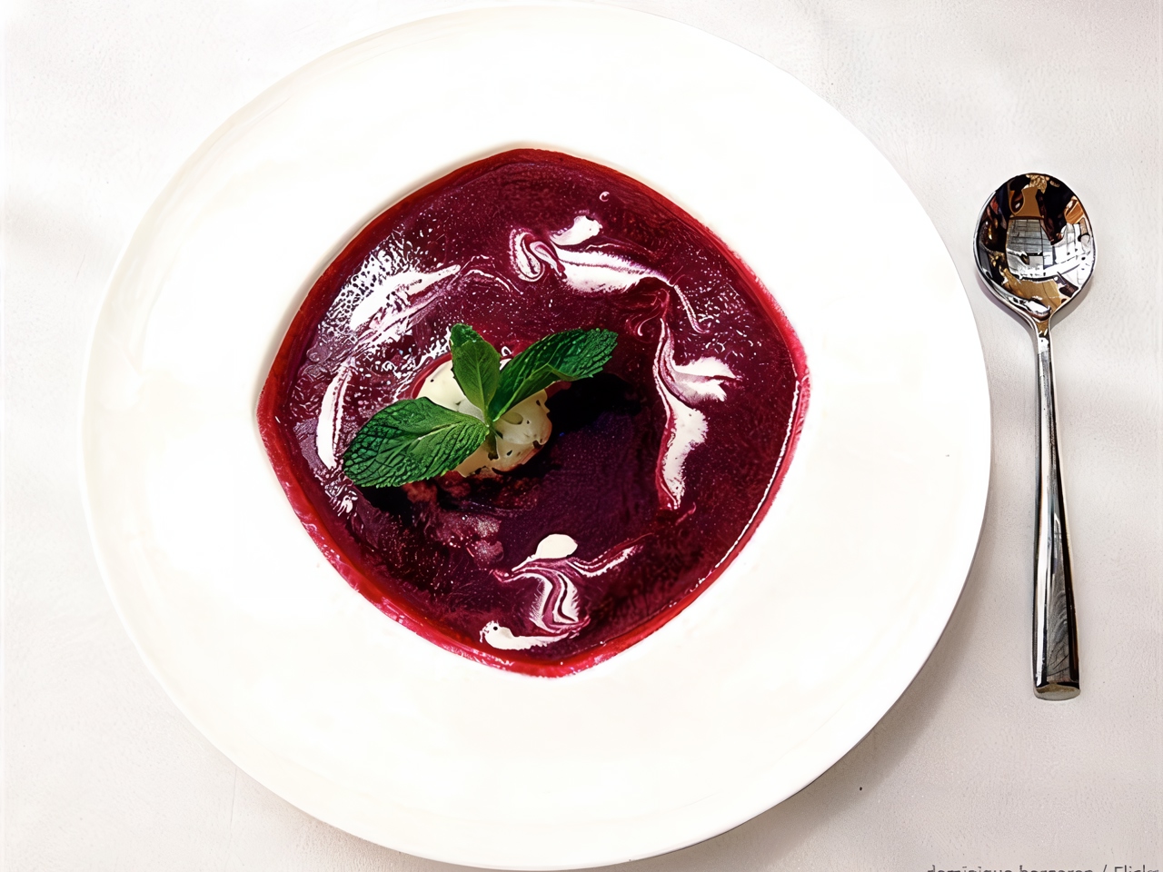 Fresh Berry Puree Soup