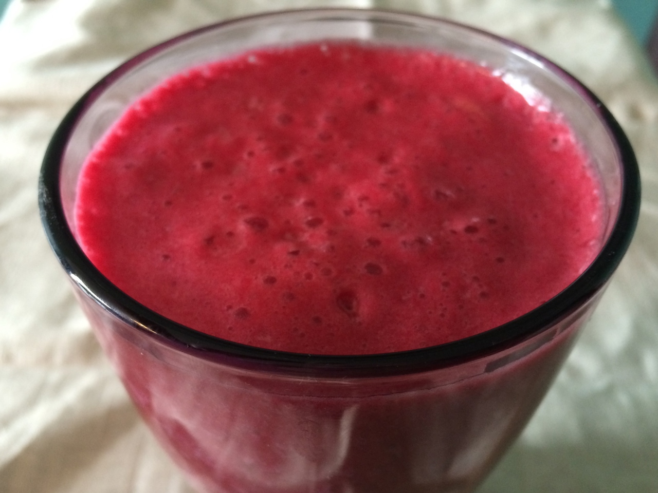 Beet and Pineapple Smoothie with Fennel