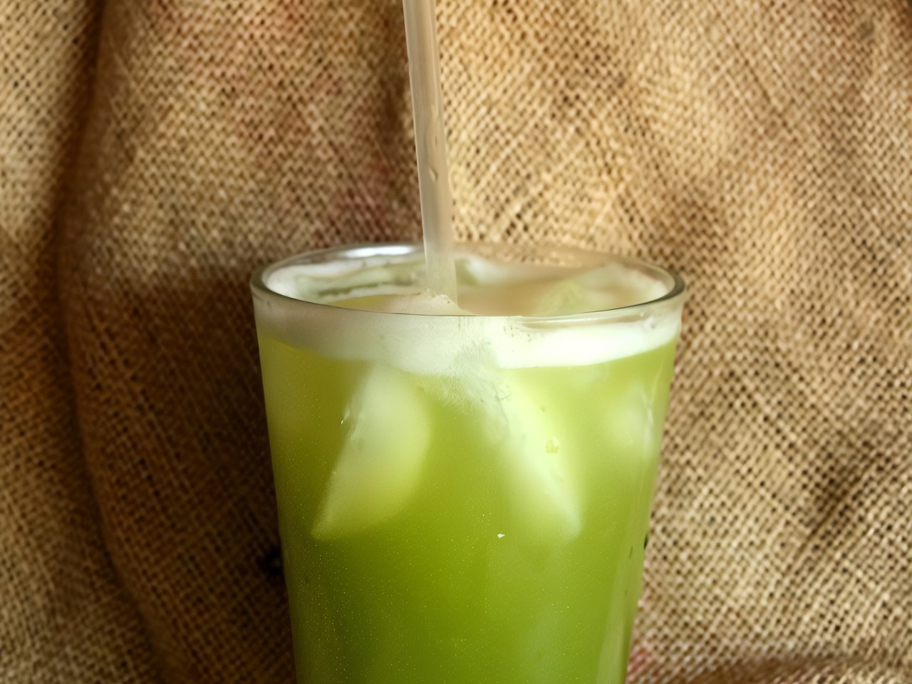 Freshly Squeezed Juice from Apple, Celery, and Mint