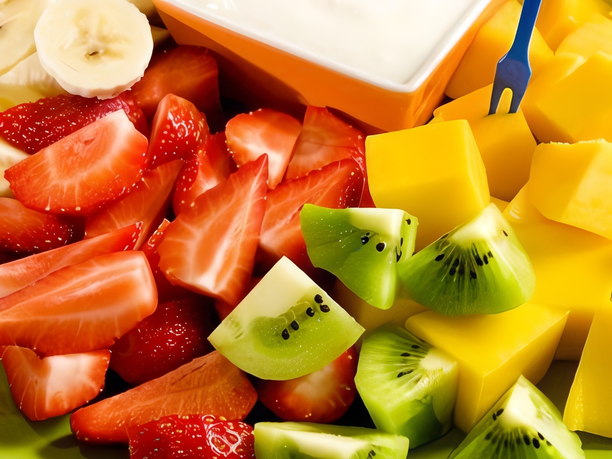 Fresh Fruits with Honey-Yogurt Sauce