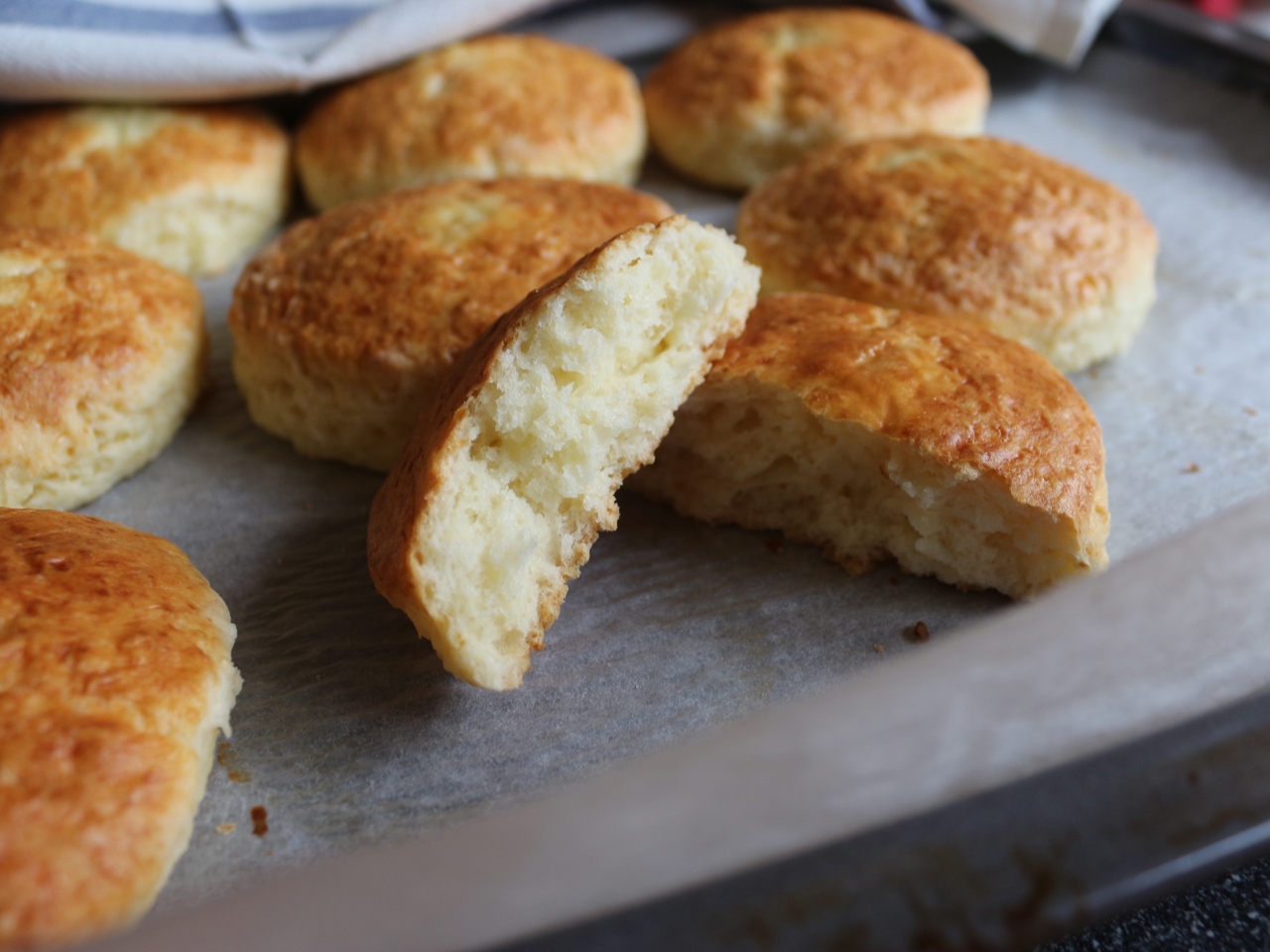 Сырные булочки на кефире (Buttermilk Biscuits)