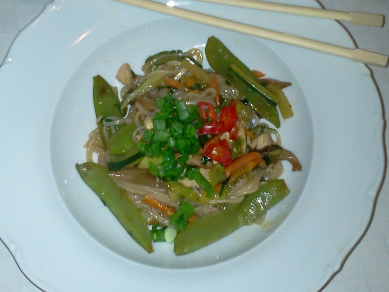 Thai Rice Noodles with Chicken and Vegetables