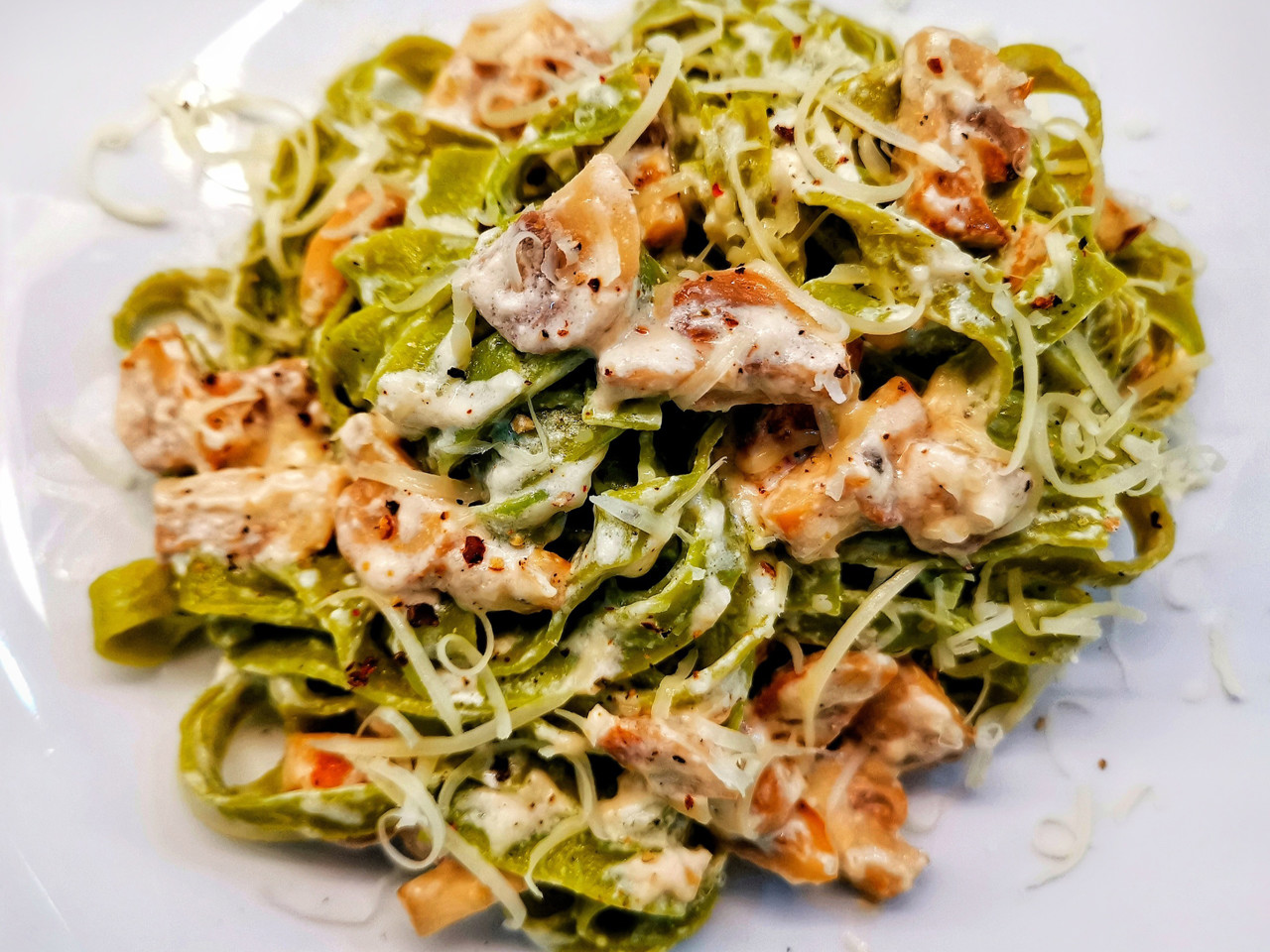 Tagliatelle with Spinach and Mushrooms