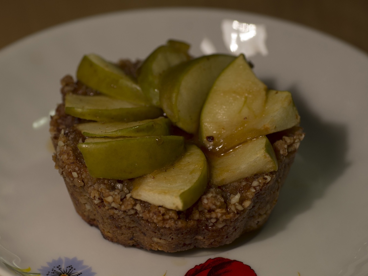 Nut Tartlet with Apple