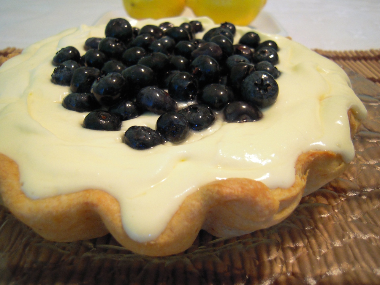 Tartlets with Cottage Cheese Cream and Berries