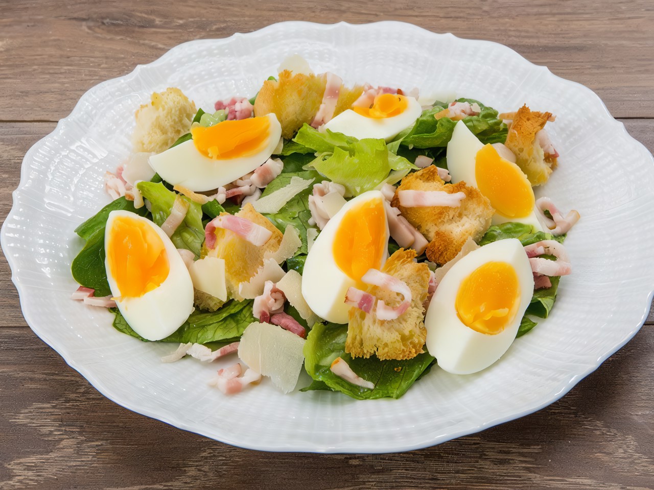 Warm Salad with Egg and Bacon