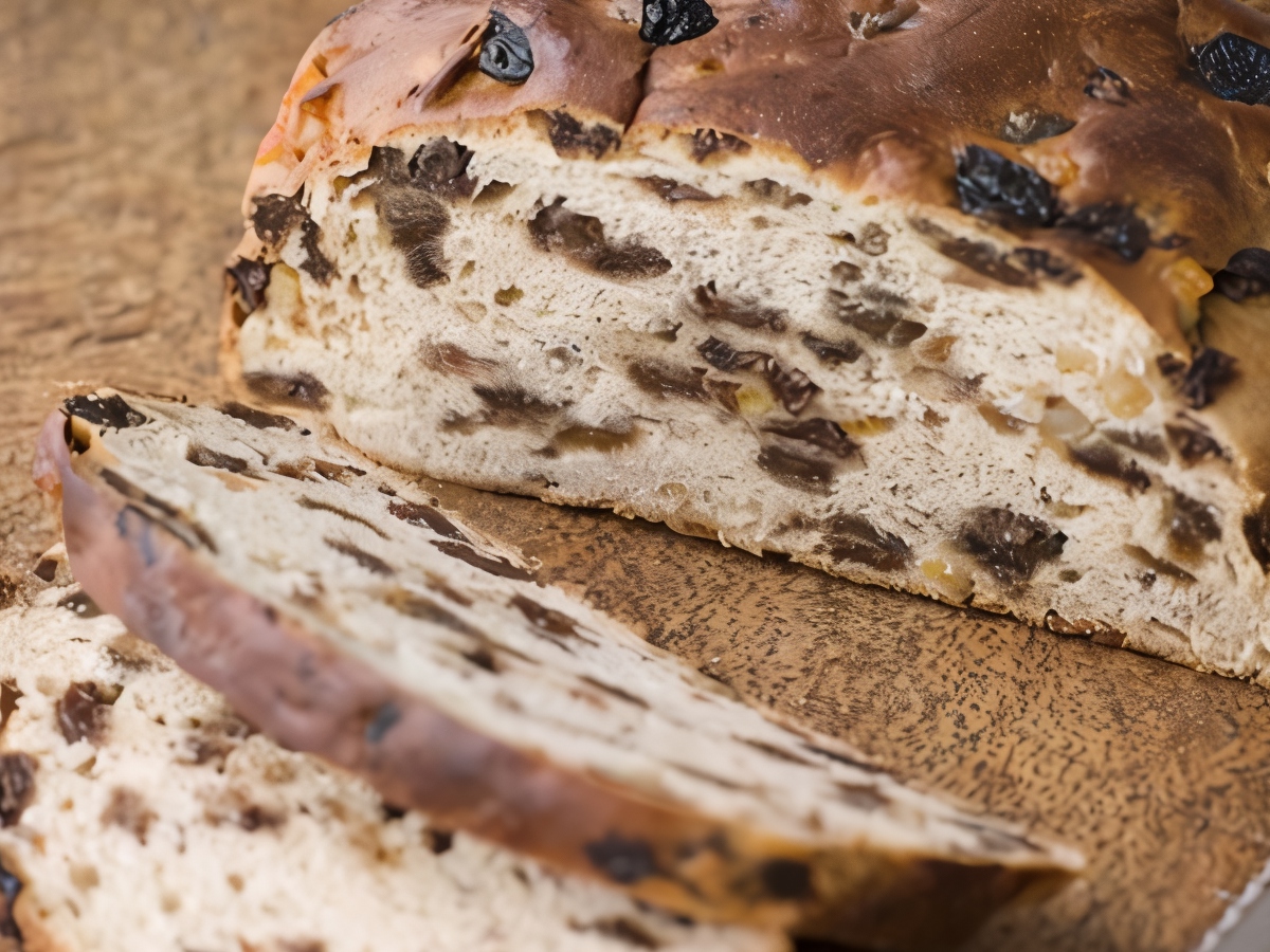 Tyrolean Bread with Raisins