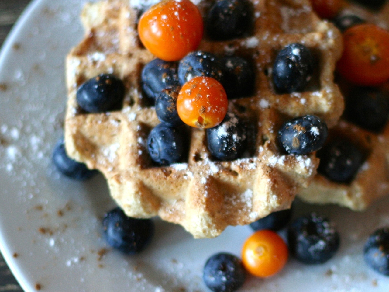 Thick Vegetarian Cashew and Oat Waffles