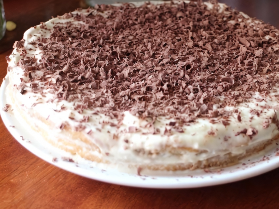 Tiramisu Cake with Amaretto Liqueur