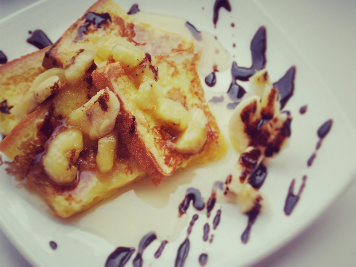 Toast with Banana Caramel Sauce
