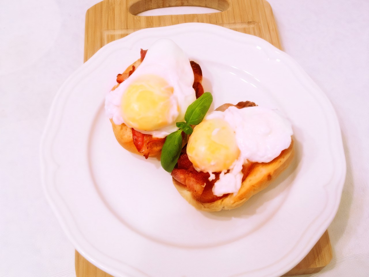 Toast with Bacon and Poached Eggs