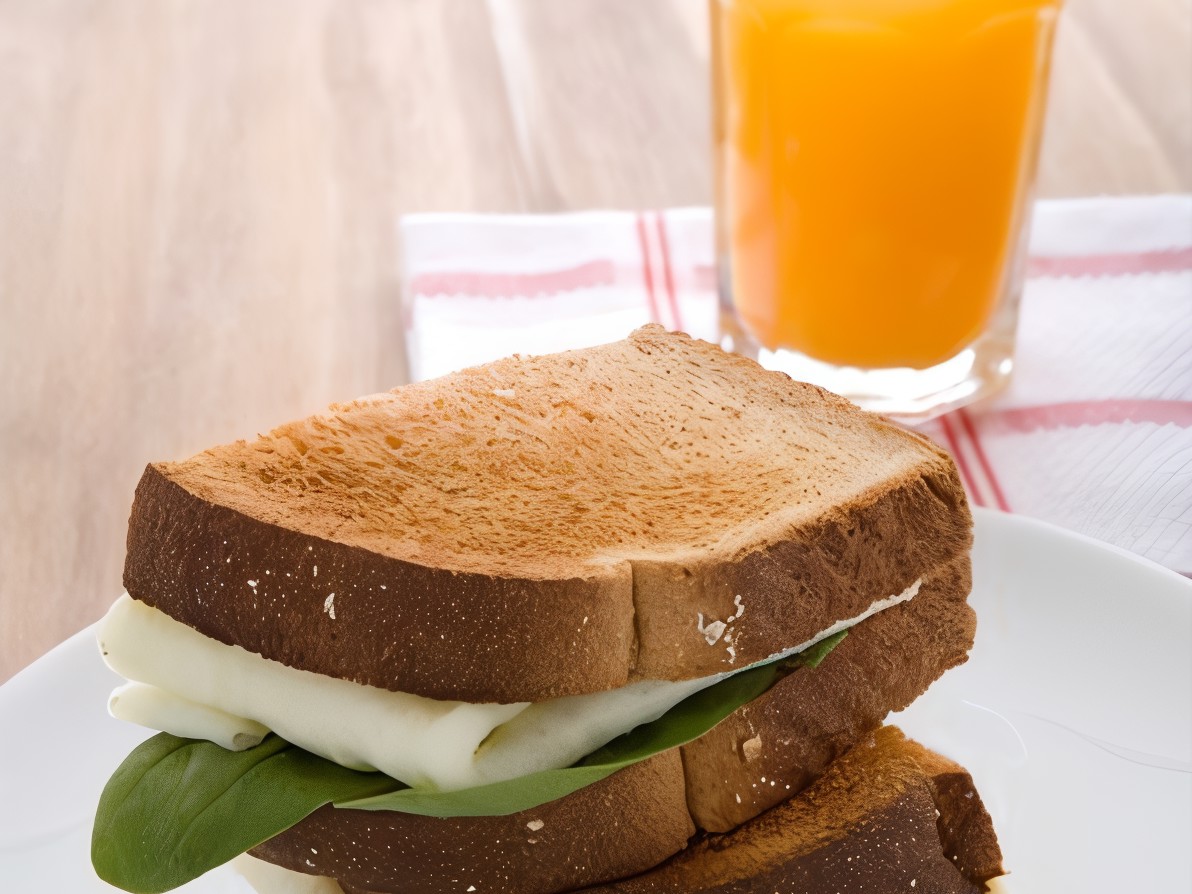 Toasts with Egg White Omelet and Spinach