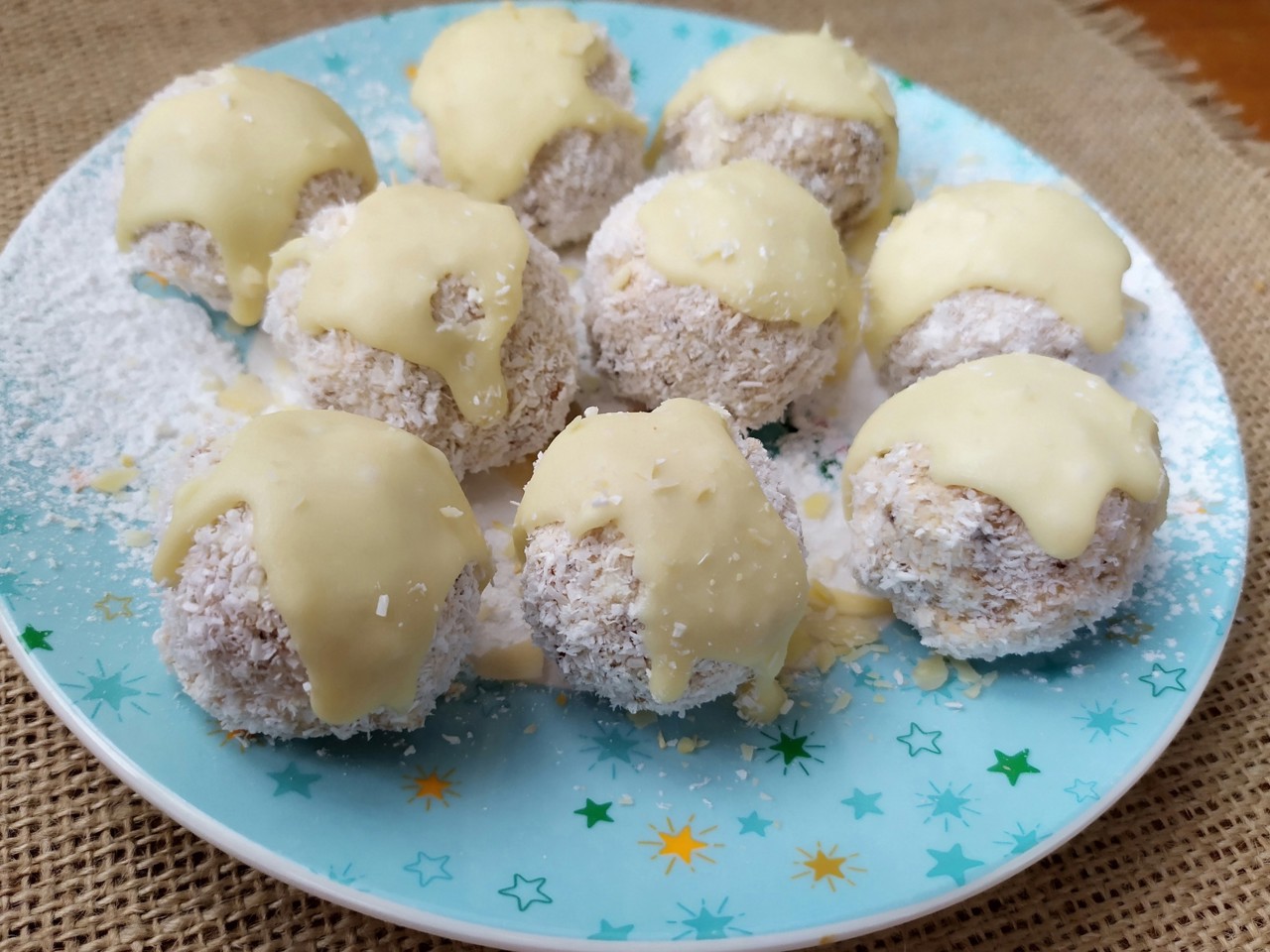 Cottage Cheese Balls with Dried Fruits and White Chocolate