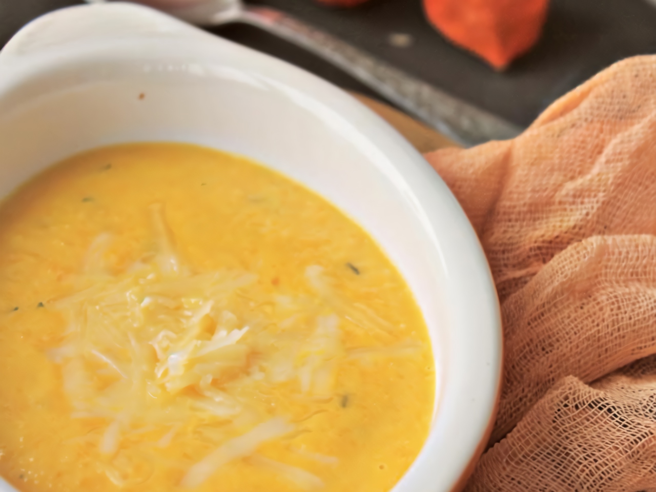 Pumpkin Cream Soup with Cheese