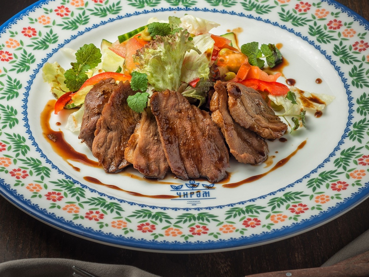 Duck Breast with Lettuce Leaves and Vegetables