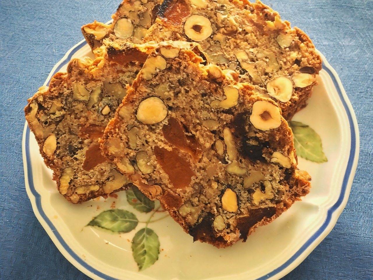 Vanilla Cake with Dried Fruits and Nuts