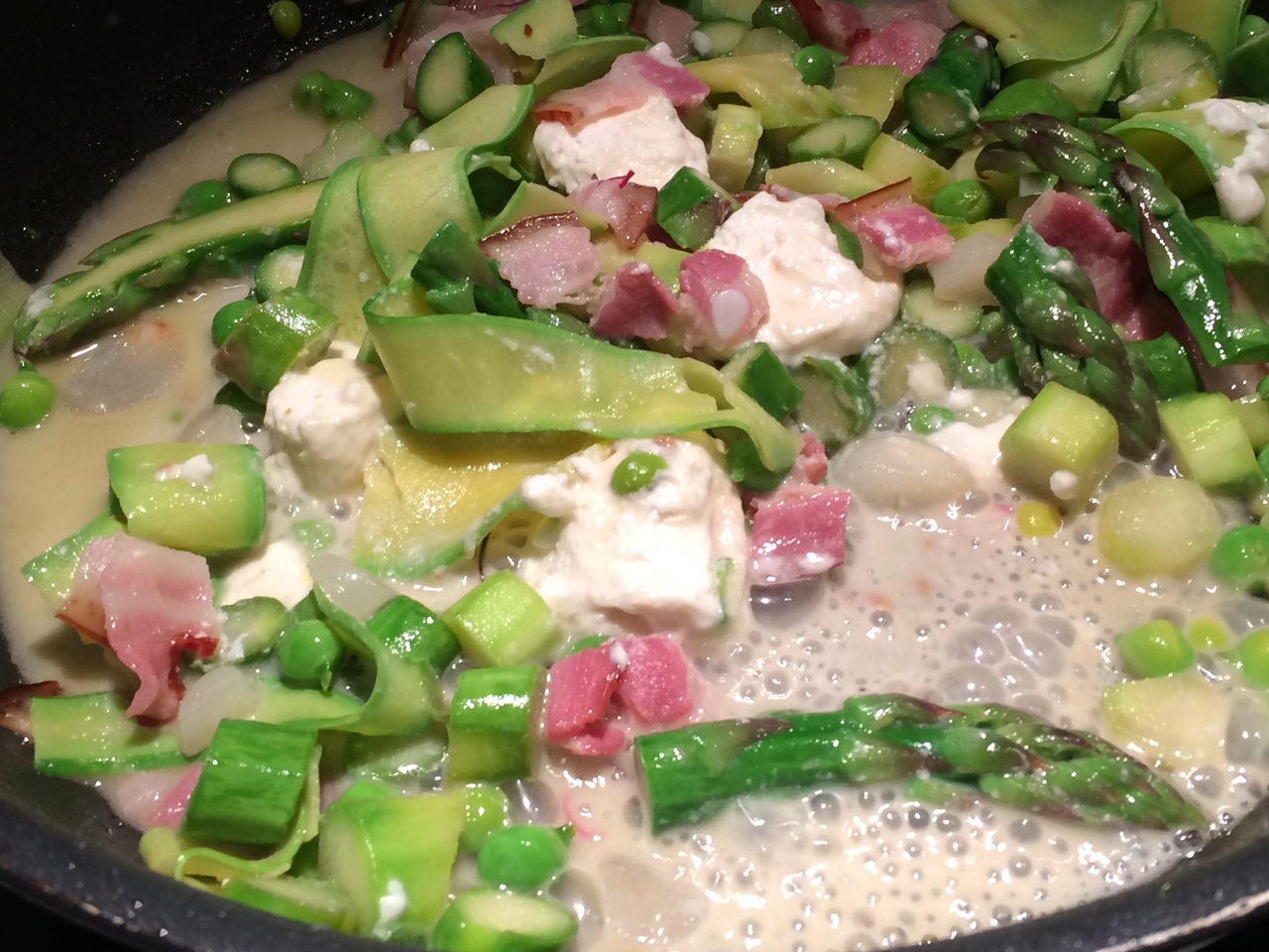 Spring Carbonara with Asparagus and Peas
