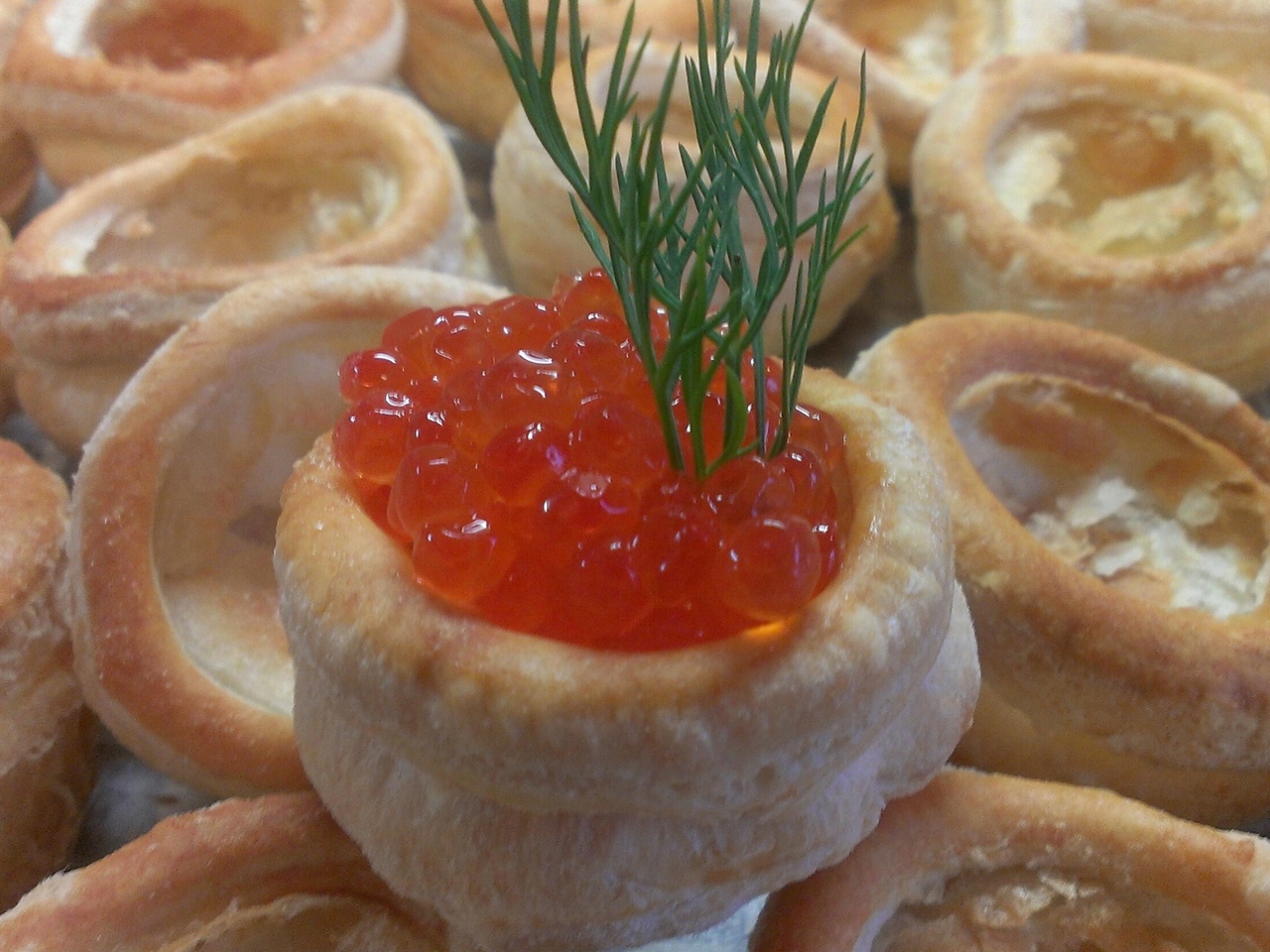 Vol-au-vents with Caviar and Raspberry Jam