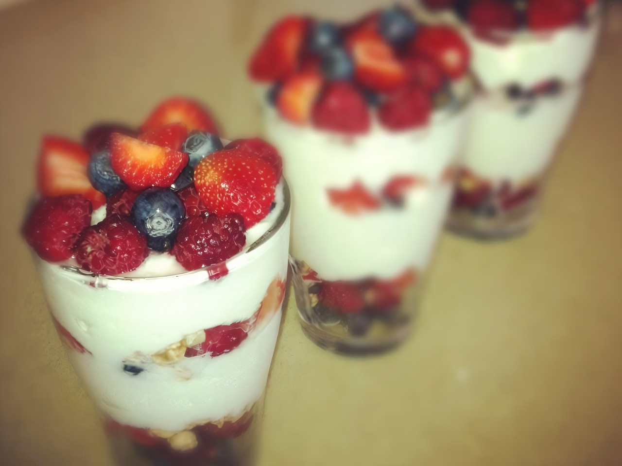 Airy Berry Dessert
