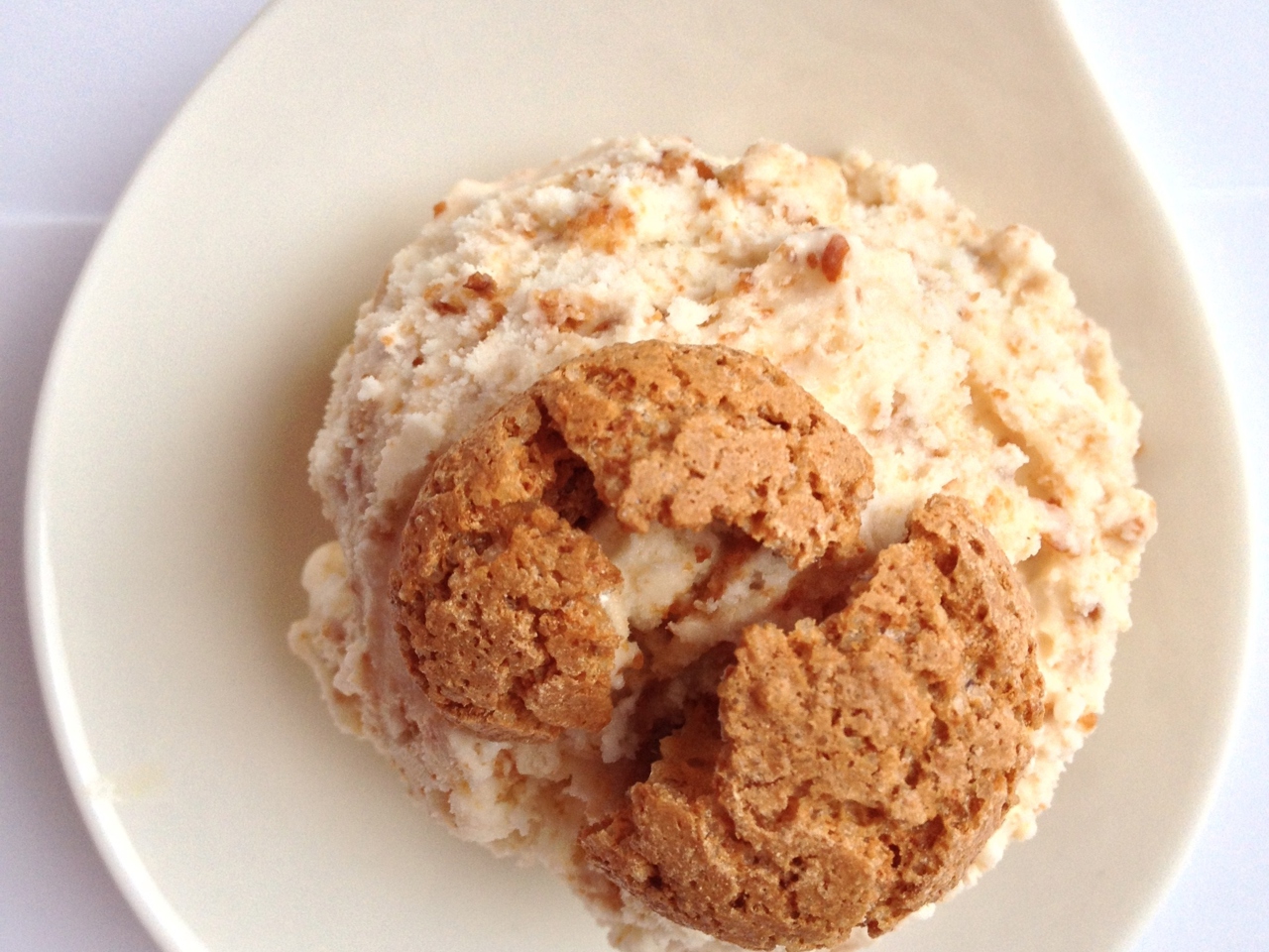 Whipped Cream Ice Cream with Almond Crumble