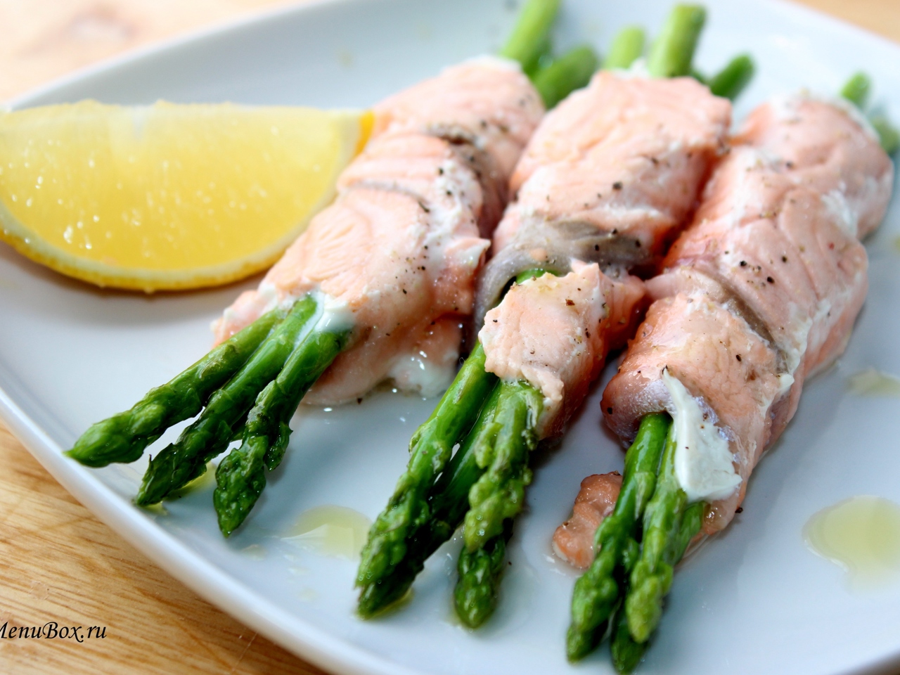 Asparagus Appetizer with Salmon