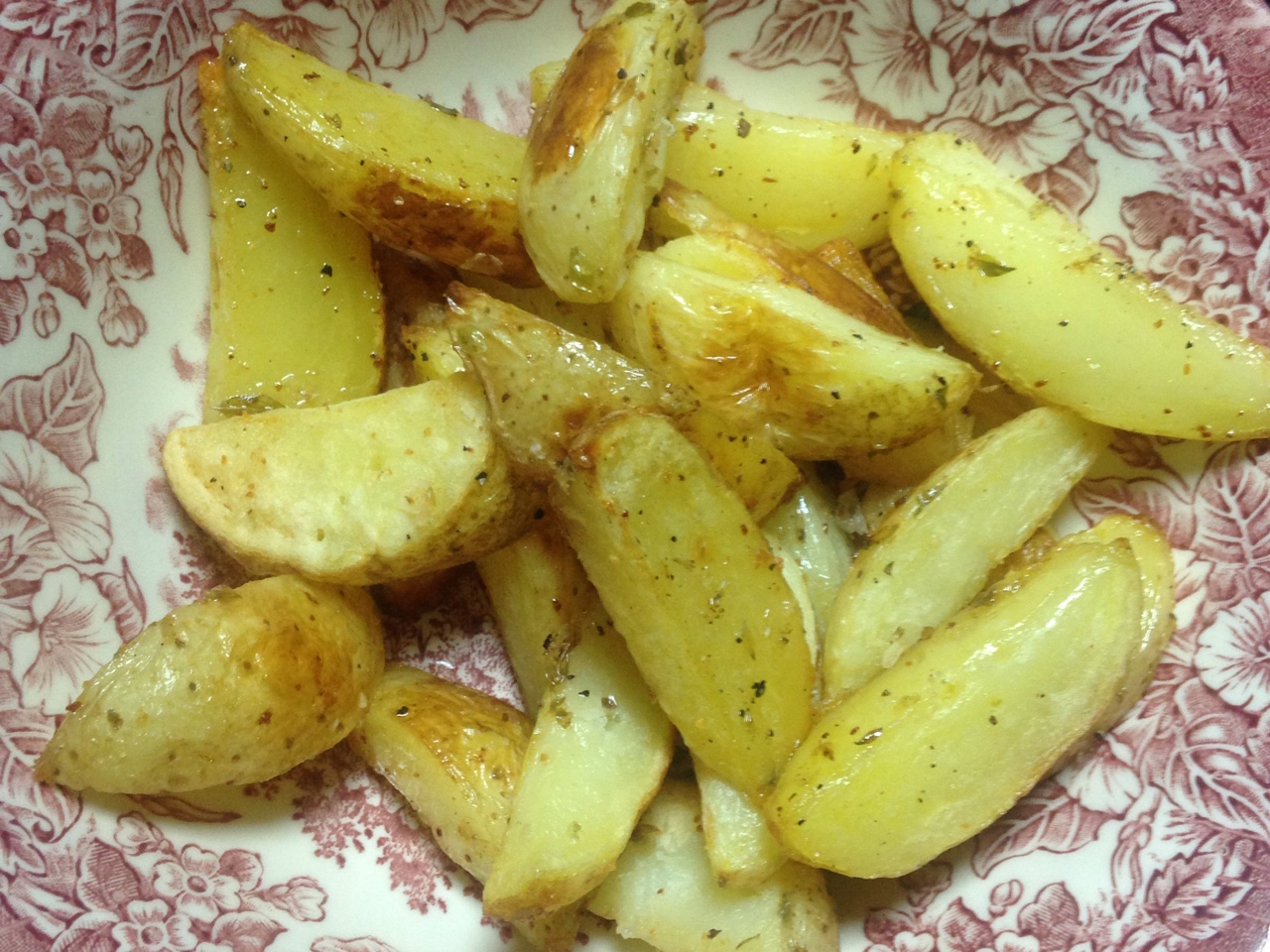 Молодой картофель запеченный с чесноком в духовке (Young potatoes baked with garlic in the oven)