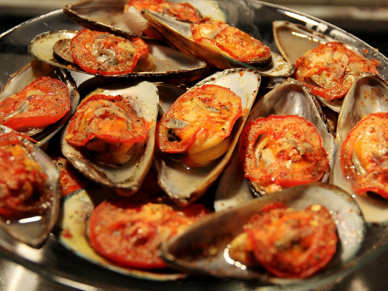 Baked Jalapeño Mussels with Tomatoes and Garlic