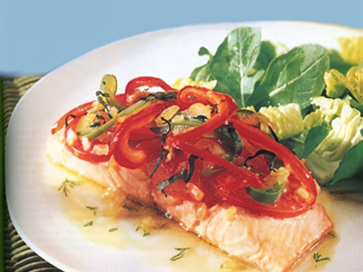 Baked Salmon with Bell Peppers and Tomatoes