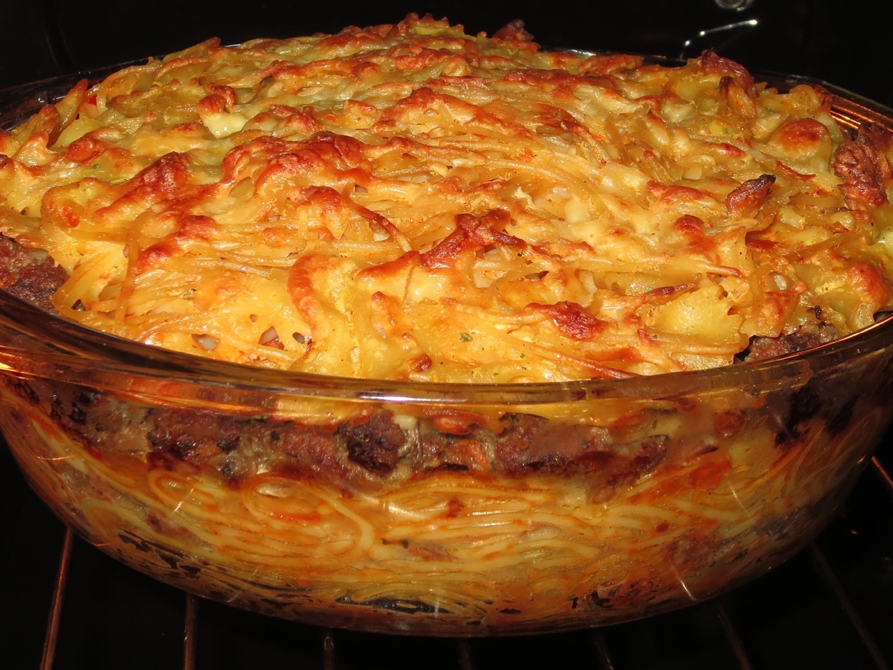 Spaghetti Casserole with Meat Layer