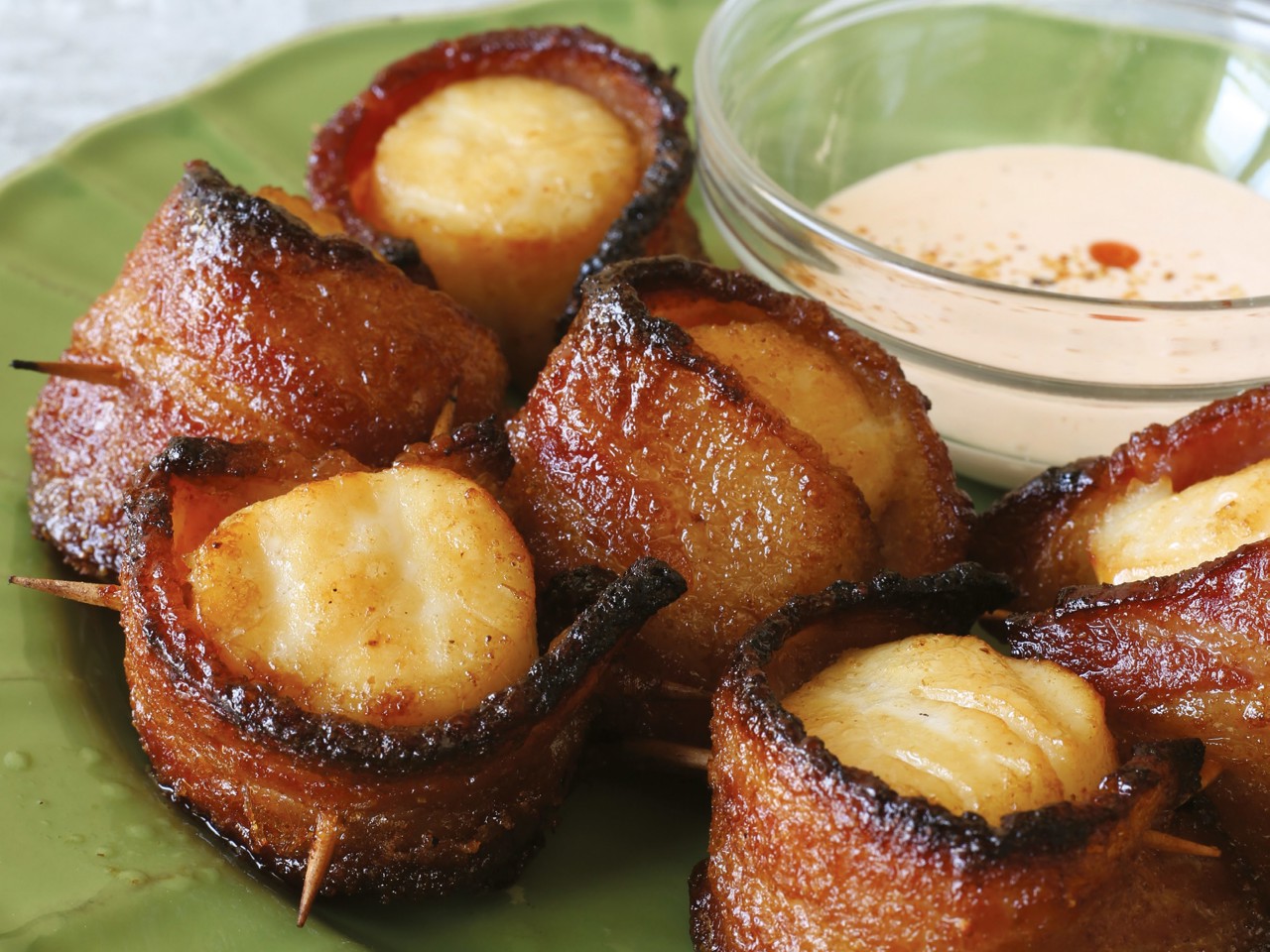 Nuclear Scallops Wrapped in Mysterious Meat (Scallops in Bacon)