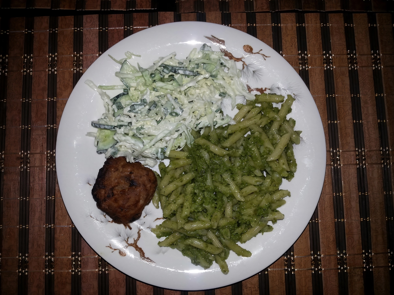 Green Pasta with Spinach, Asparagus, and Goat Cheese