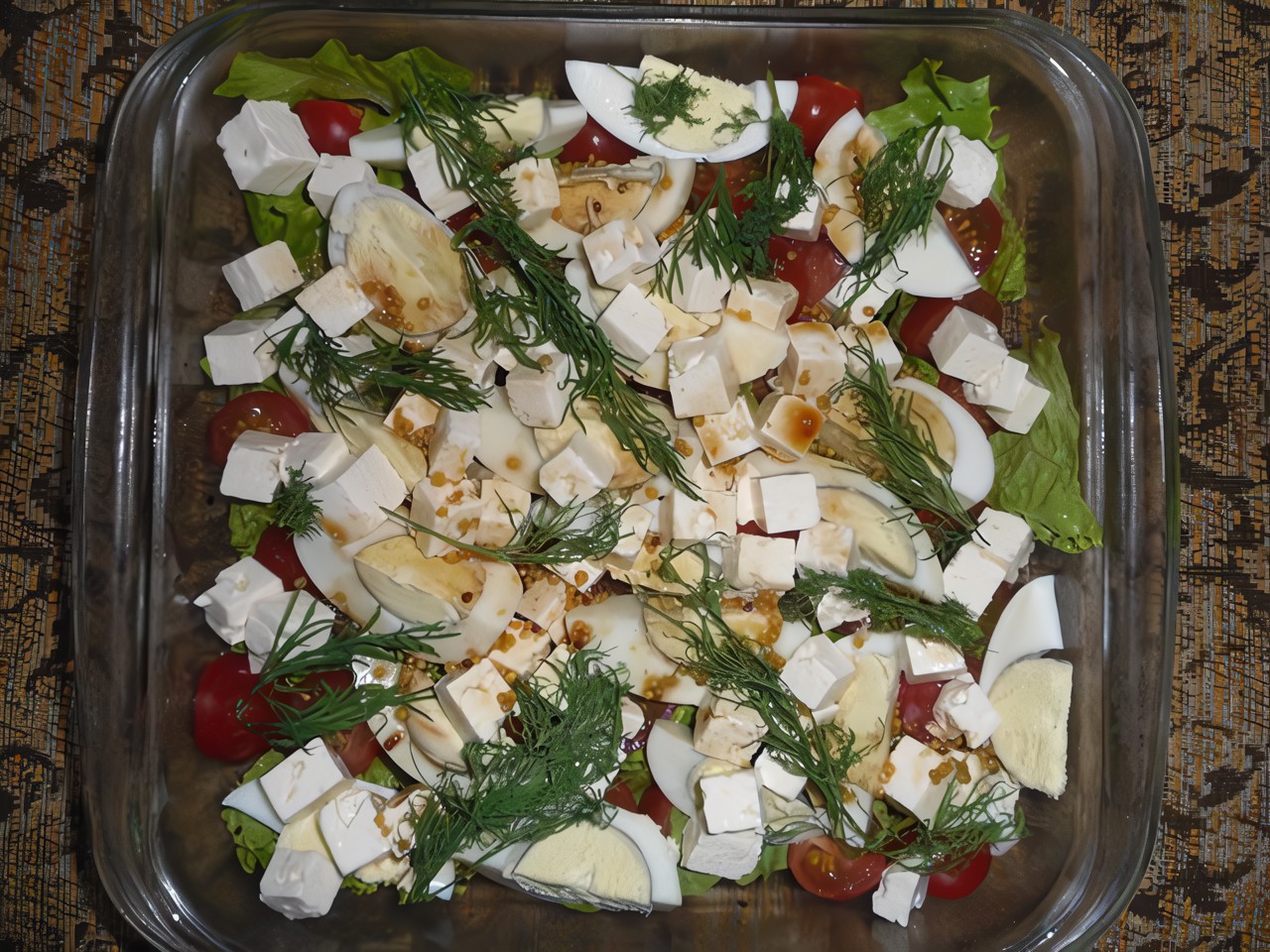 Green Salad with Cherry Tomatoes, Eggs, and Cheese