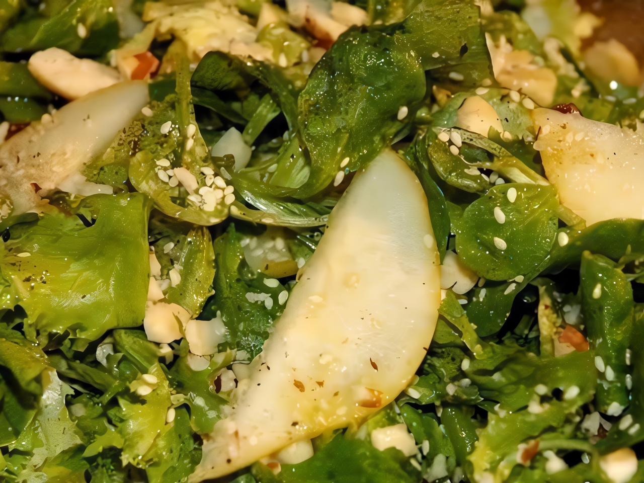 Green Salad with Green Beans, Pears, and Brazil Nuts