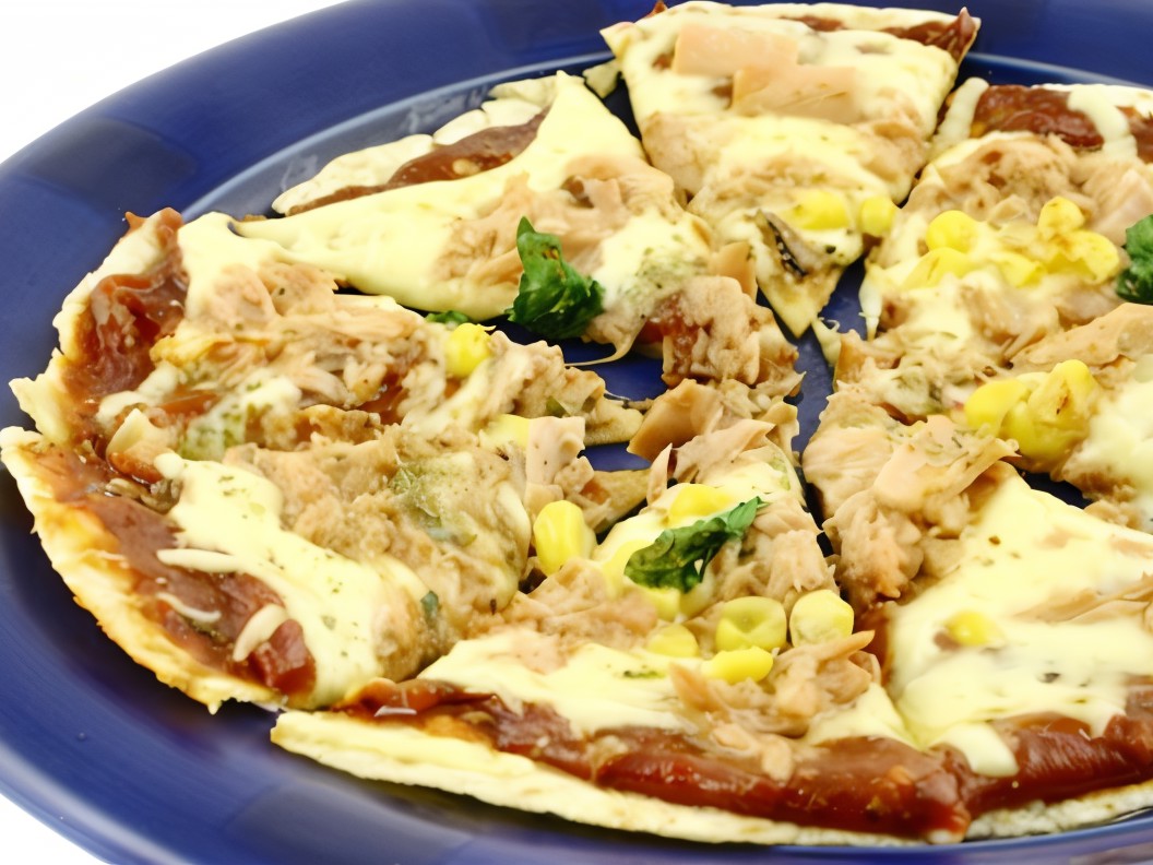 Grain Pizza with Tuna and Corn