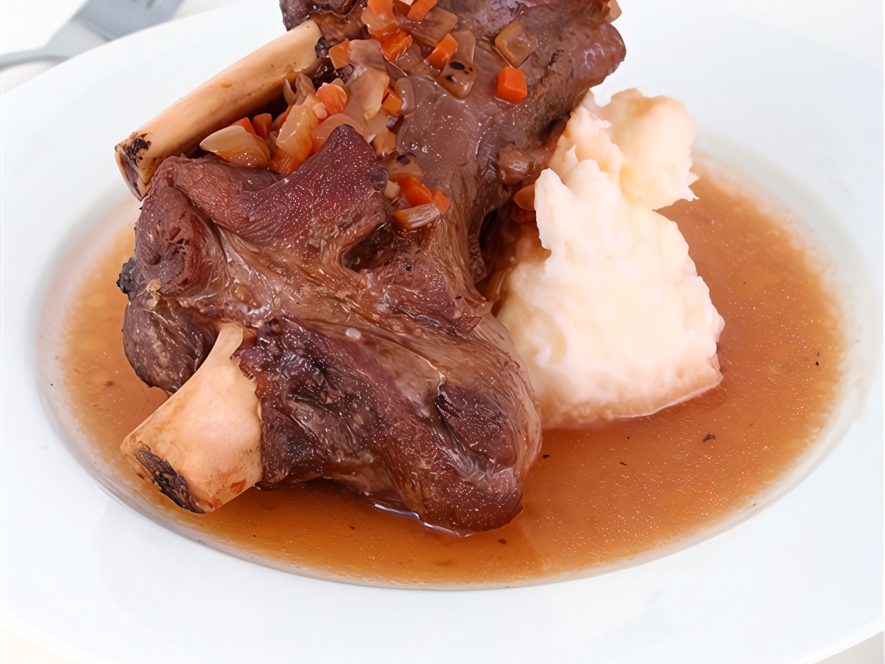 Roasted Leg of Lamb in White Wine