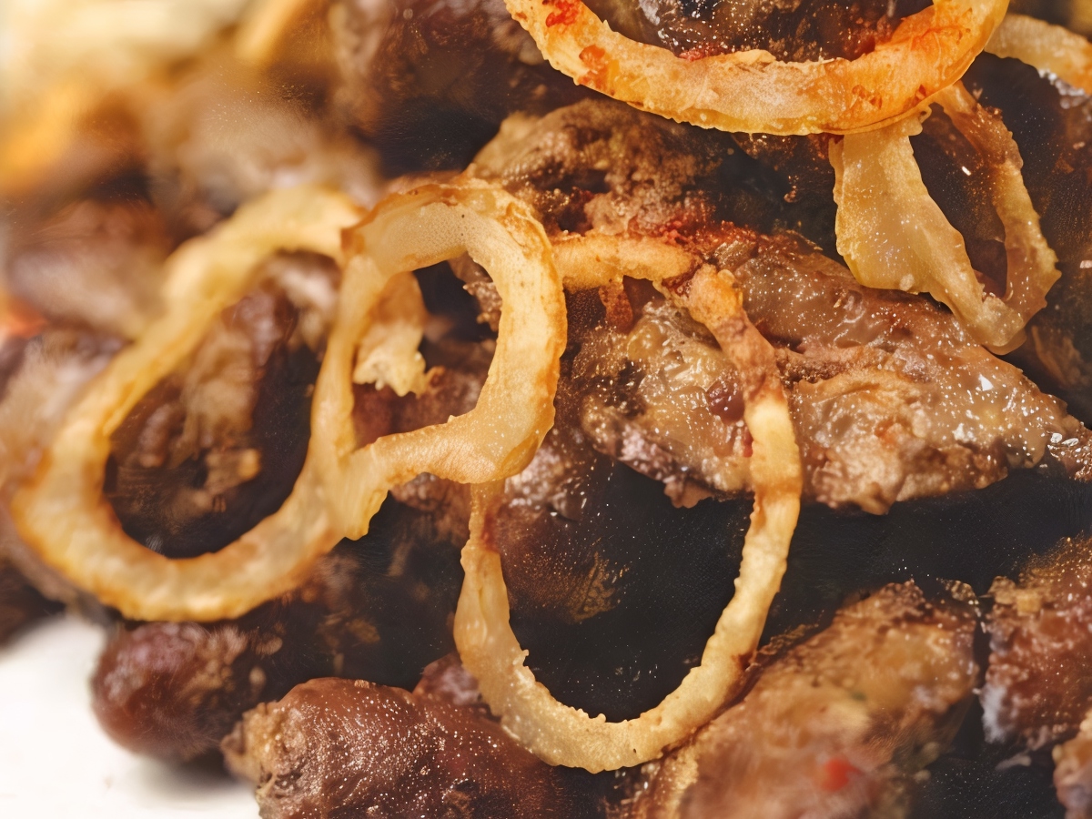 Fried Chicken Liver with Onions and Spices