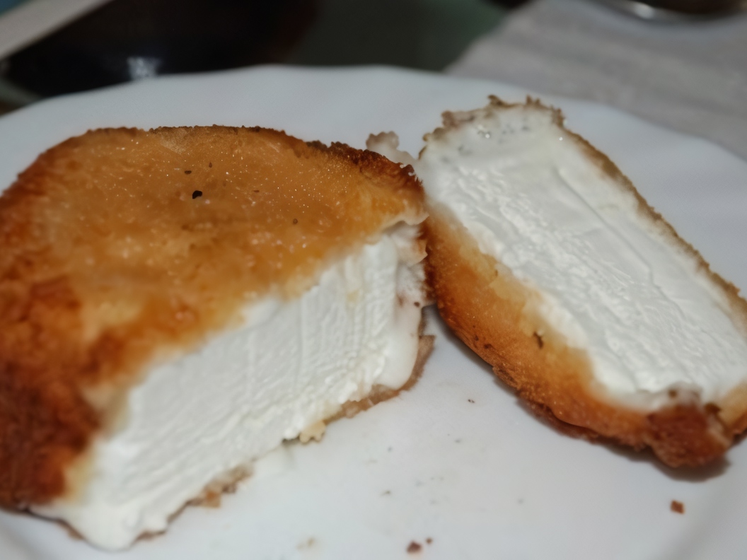 Fried Ice Cream in Breadcrumbs
