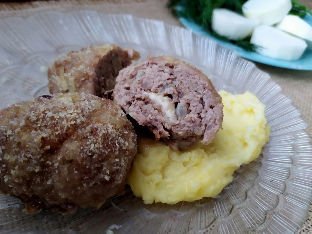 Meat Zrazy with Cheese in the Oven