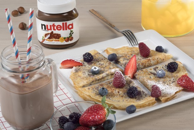 Ажурные блины с Nutella® и ягодами