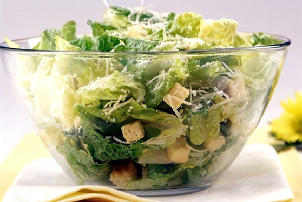 Быстрый зеленый салат с ветчиной