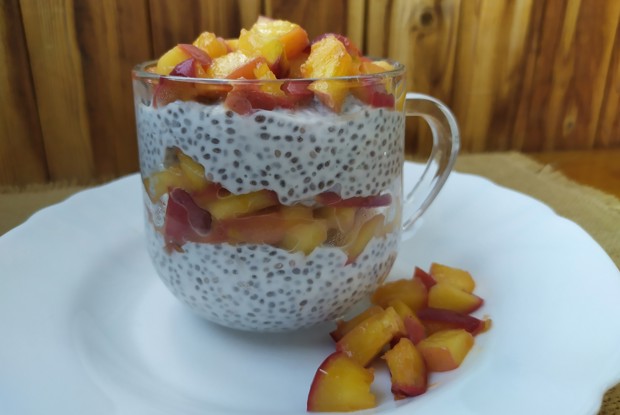 Чиа десерт с нектаринами