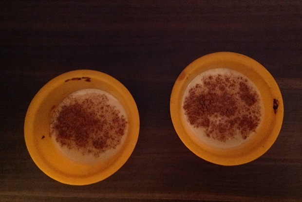 Десерт из топленого молока и корицы