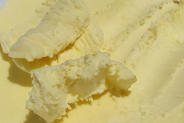 Домашнее сливочное мороженое с ванилью