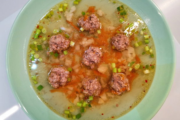 Фрикадельковый суп с цветной капустой