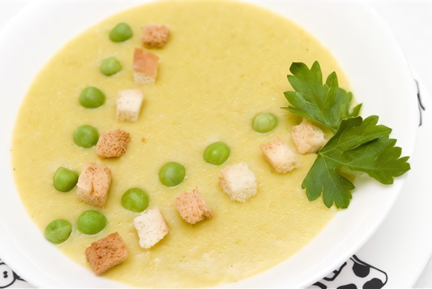 Гороховый крем-суп с петрушкой