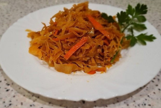 Капуста тушенная