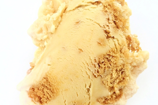 Карамельное мороженое с печеньем Biscoff