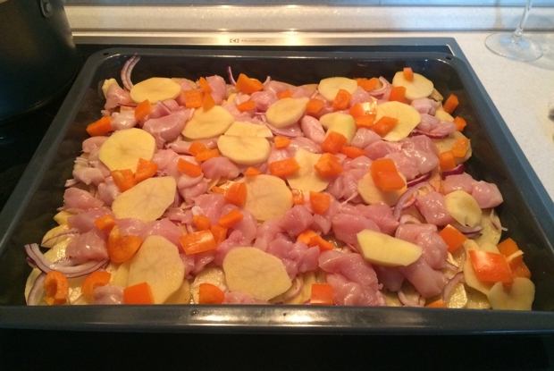 Картофельная запеканка с мясом и сладким луком